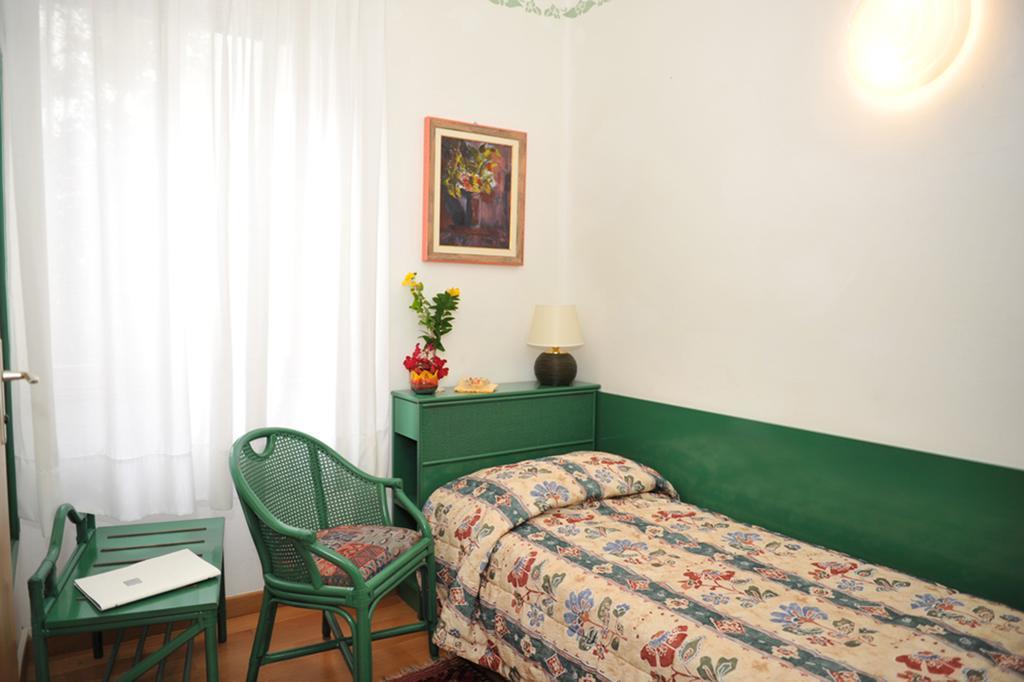Hotel Diana Градо Экстерьер фото